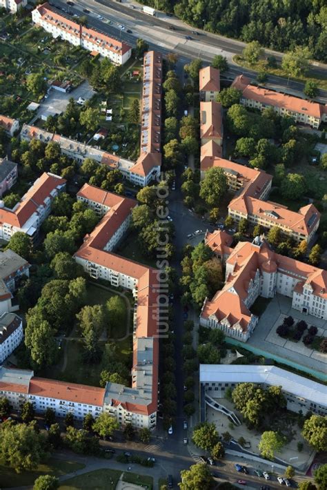 Luftbild Berlin Schulgebäude der Isaac Newton Oberschule und