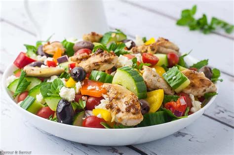 Does Greek Salad Have Chicken In It Exploring The Classic Recipe And How It Can Be Modified