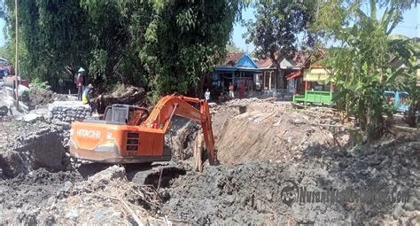 Antisipasi Banjir Dinas Pupr Jombang Normalisasi Sejumlah Sungai