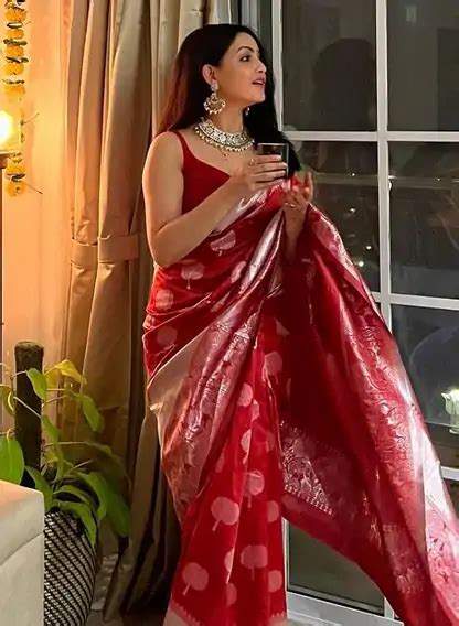 Shubhangi Atre Hot And Cute Pics In Saree