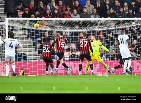 Elijah Adebayo Di Luton Town Segna Il Primo Gol Della Sua Squadra