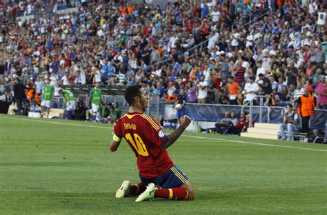 Bayern Munich Goalkeeper Sees Thiago Staying At Allianz Arena Ibtimes