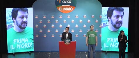 Napoli Sul Palco Di Di Maio Spunta Salvini E Giggino Annuncia