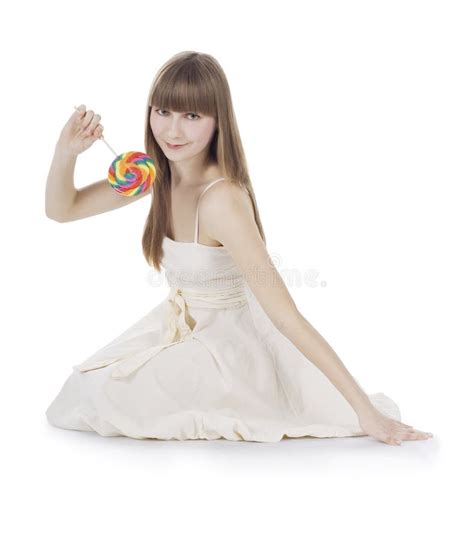 Hongerige Blonde Met Kleurenlolly Stock Foto Image Of Karamel Uitziend