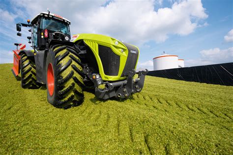 Claas Xerion 4000 Saddle Trac Fiches techniques données techniques