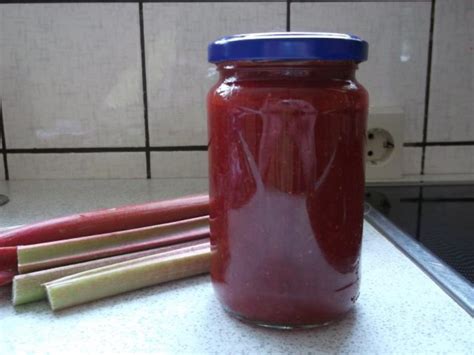 Erdbeer Rhabarber Marmelade Mit Vanille Rezept Kochbar De