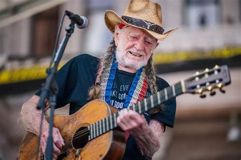 Willie Nelson Nominated For Rock Hall Of Fame In 2023