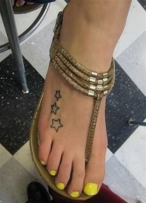 27 Small And Cute Foot Tattoo Ideas For Women Styleoholic