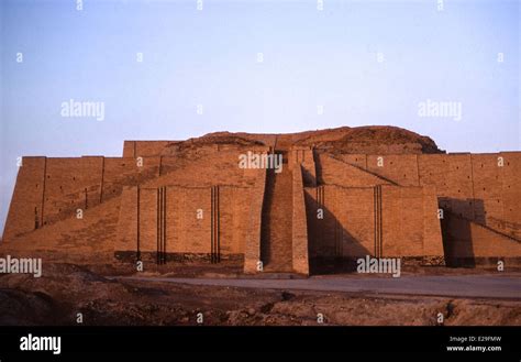 Ziggarat of Ur of the Chaldees ancient Sumerian site in Southern Iraq Stock Photo: 70280697 - Alamy