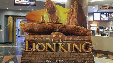 El cartel de la película del Rey León es un remake fotorrealista de