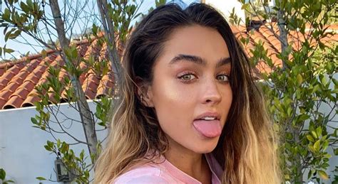 Sommer Ray Birthmark Unveiling The Unique Mark On A Fitness Icon