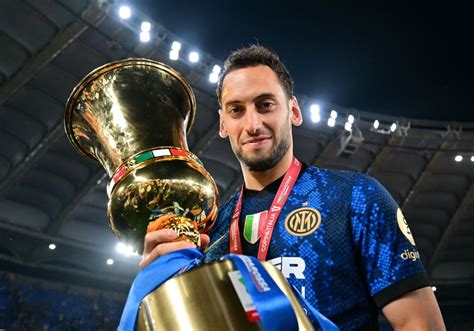 Hakan Çalhanoğlu nun penaltı atışı İtalya basınında gündem oldu