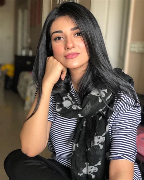 سارھ خان🌹 Sarahkhanofficial • Instagram Photos And Videos Stylish Actresses Beautiful Girl