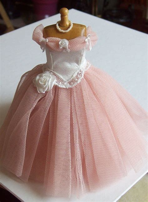 Handmade 1 12 Scale Dollhouse Miniature Peachy Pink Net And Ivory Silk Gown On Mannequin Ropa