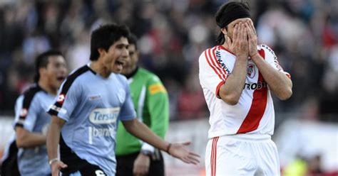 River Plate Hinchas De Boca Juniors Alquilaron Pantalla Publicitaria