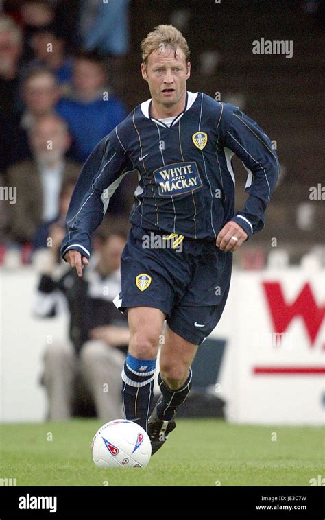 David Batty Football Hi Res Stock Photography And Images Alamy