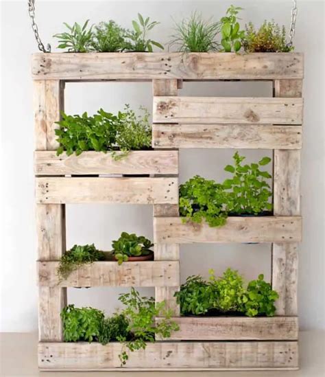 Unstructured Pallet Vertical Garden 1001 Gardens