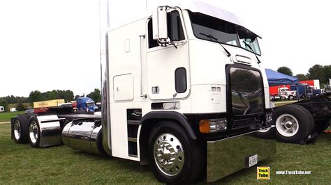 1997 Freightliner Cabover Walkaround Exterior Tour 2021 Clifford Truck Show Youtube