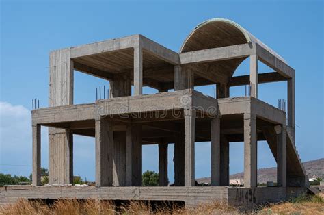 Casa Bajo Construcci N Imagen De Archivo Imagen De Cielo