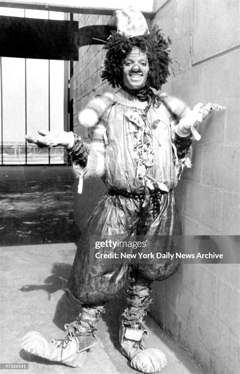 Michael Jackson As The Scarecrow In The Wiz Nachrichtenfoto Getty