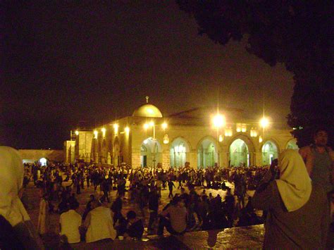 Al Aqsa by Night – Masjid al Aqsa