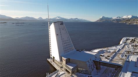 Facade And Window Cleaning Of The Hotel Scandic Seilet I Molde With Ktv