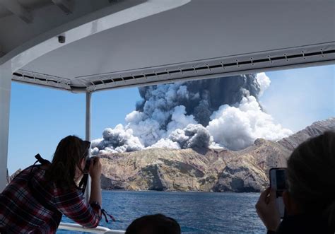 White Island Ce Qu On Sait De L Ruption Du Volcan En Nouvelle