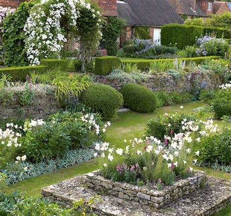 Cozy And Relaxing Country Garden Decoration Ideas You Will Totally