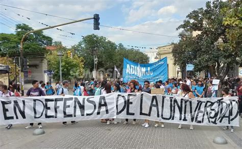 Multitudinaria Marcha Universitaria En Defensa De La Educaci N P Blica