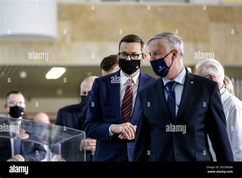 Mateusz Morawiecki Visita Hospital Universitario Infantil Fotograf As E