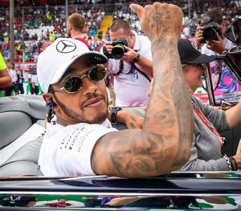 Pin By Assie22 On Lewis Hamilton 2019 🌞 F1 Lewis Hamilton Lewis