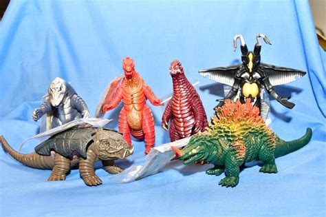 Set Of Ultraman Powered Kaijus W Plastic Tag Hobbies Toys Toys