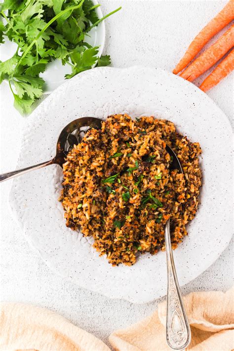 Healthy Brown Rice and Quinoa Pilaf with Carrots - When Salty and Sweet Unite