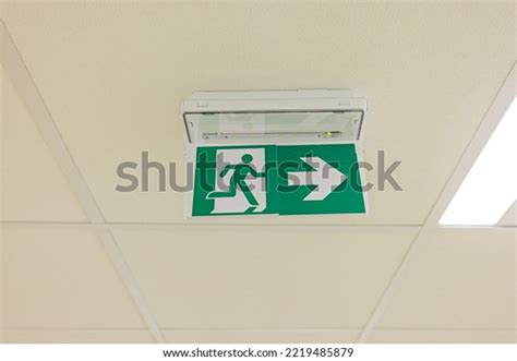 Emergency Exit Direction Arrow Sign Ceiling Stock Photo 2219485879 ...