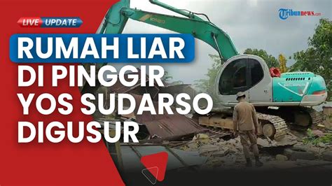 Tim Terpadu Gusur Rumah Liar Di Pinggir Jalan Yos Sudarso Batam