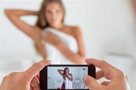 Tormenta La Ex Fidanzata Anche Con Il Revenge Porn La Voce Di Cesenatico