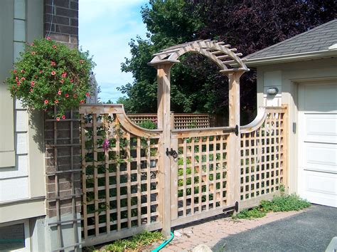 Review Of How To Install Trellis On Fence 2022