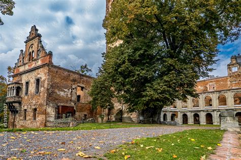 Ruiny zamku w Tworkowie na Śląsku w Polsce panorama z lotu ptaka