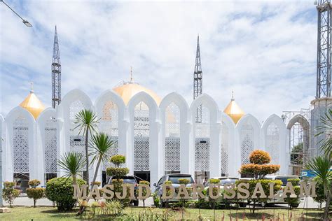 Sentuhan Quadra Ciptakan Suasana Sakral Dalam Tiga Masjid Suci Quadra