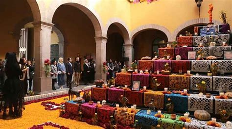 Inauguran Monumental Altar De Muertos En Palacio Municipal Okey Quer Taro