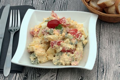 Recette de la salade piémontaise pomme de terre tomate mayonnaise