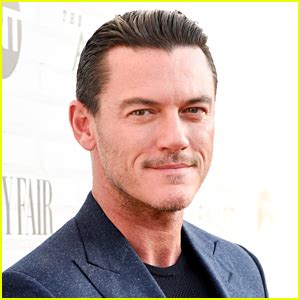 Luke Evans Wears Just A Speedo In Hot New Instagram Pic Luke Evans Shirtless Speedo