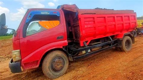 Dump Truck Mobil Truk Dyna Jomplang Muatan Tanah Merah Youtube