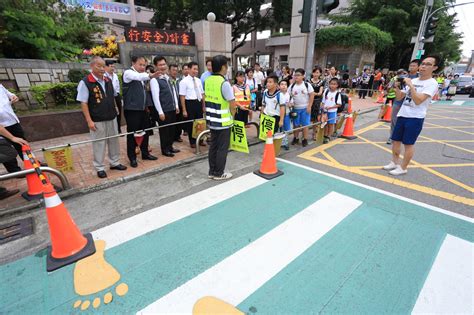 臺中市政府全球資訊網 市政新聞 中市推出全國首創綠斑馬 打造學童及行人安全通行環境