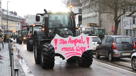 Riesige Bauern Demo In Siegen