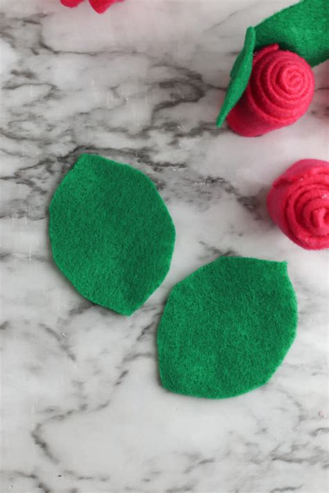 Make This Diy Felt Flowers Tutorial The Sweetest Digs