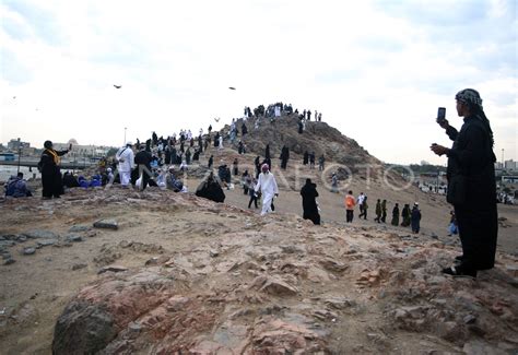 Wisata Religi Ke Jabal Uhud Antara Foto