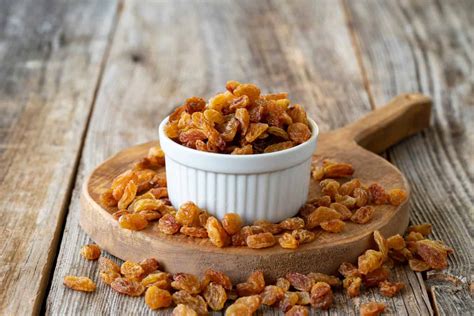 Sultanas vs. Raisins: 5 Key Differences