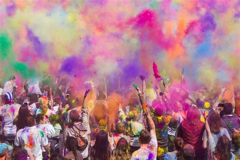 7 Things to do in celebration of Holi 2023