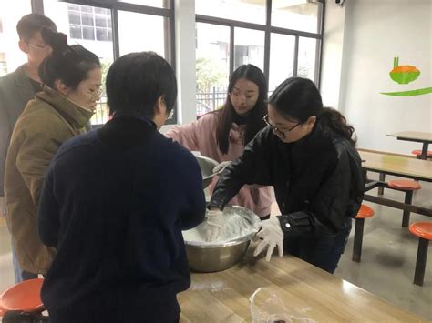 浙江中晶“悠悠重阳情，慰问暖人心”——重阳节活动 新闻中心 浙江中晶科技股份有限公司